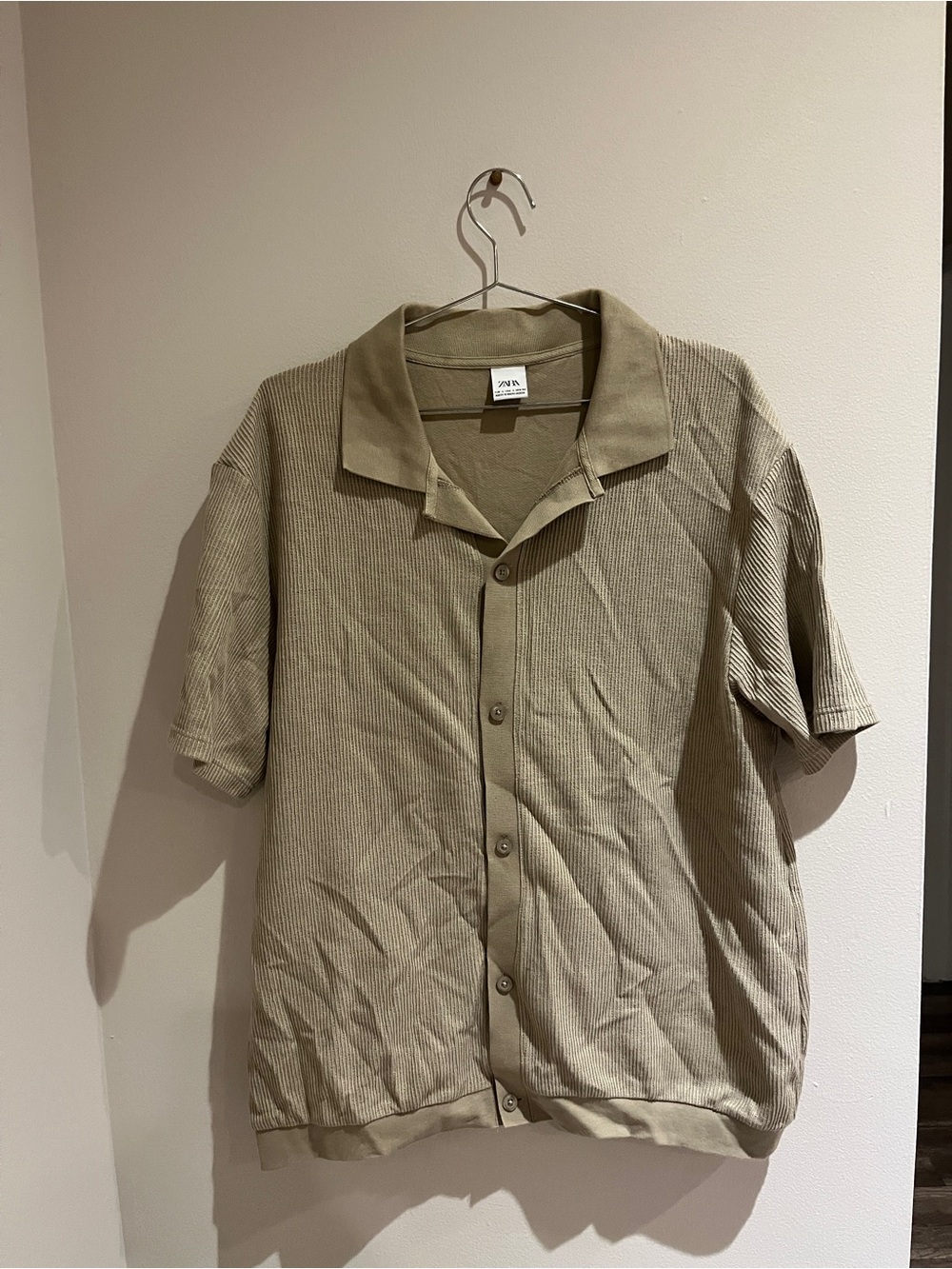Zara Men's Short-Sleeve Button Shirt Jacket in Beige